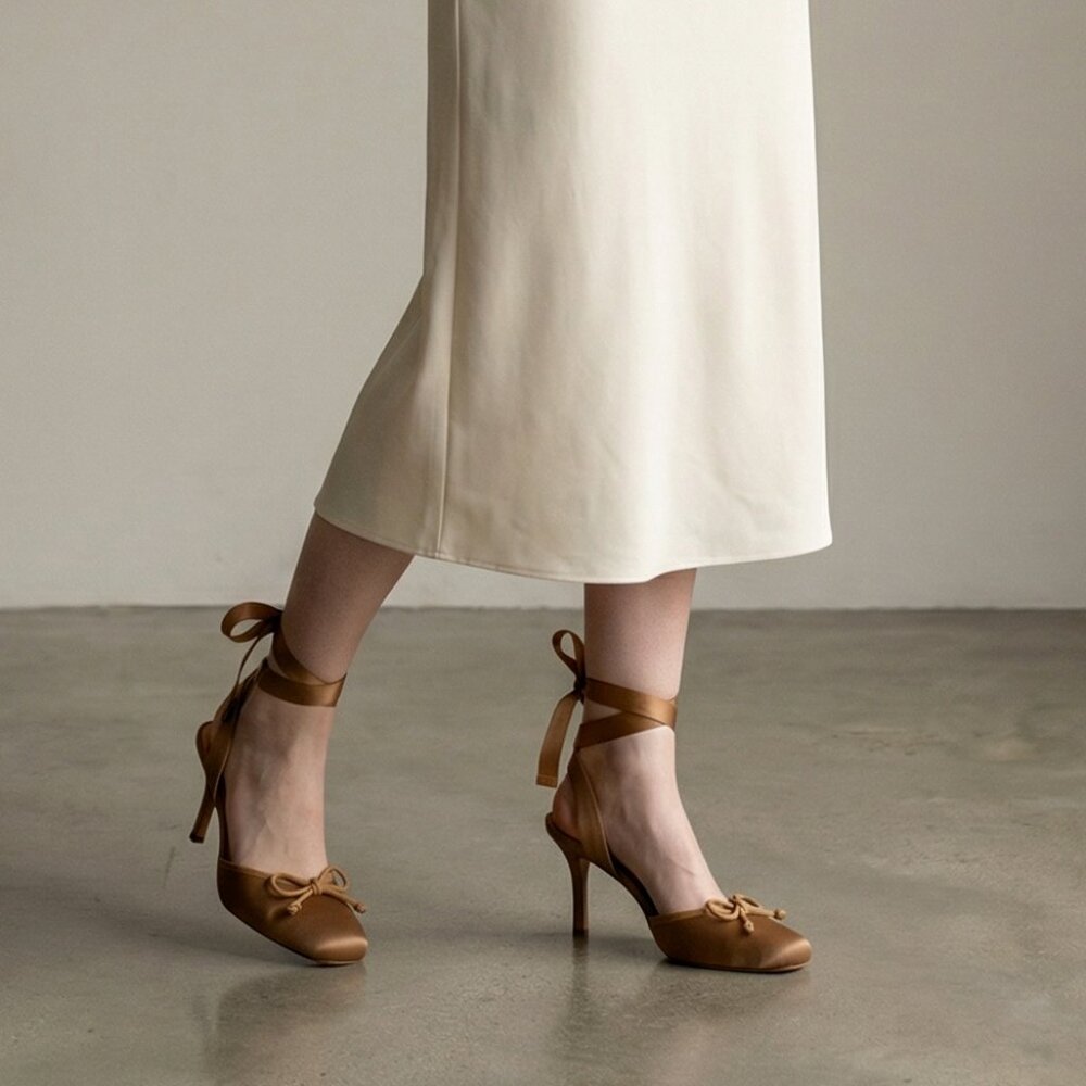 Ballerina Tie Around Heels - Size 8 - Picture 3 of 5